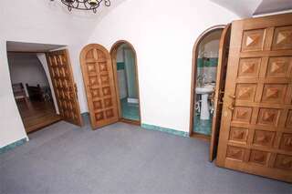 Гостевой дом Гостиный Двор Тобольск Двухместный номер с 2 отдельными кроватями и общей ванной комнатой-11